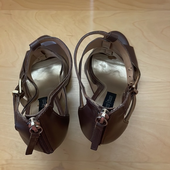 White House Black Market Briget Brown Gladiator Wedges Sandals 7.5 - Picture 5 of 9